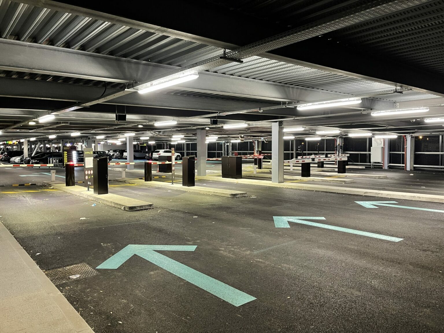 Éclairage de parking souterrain - NEXXLED