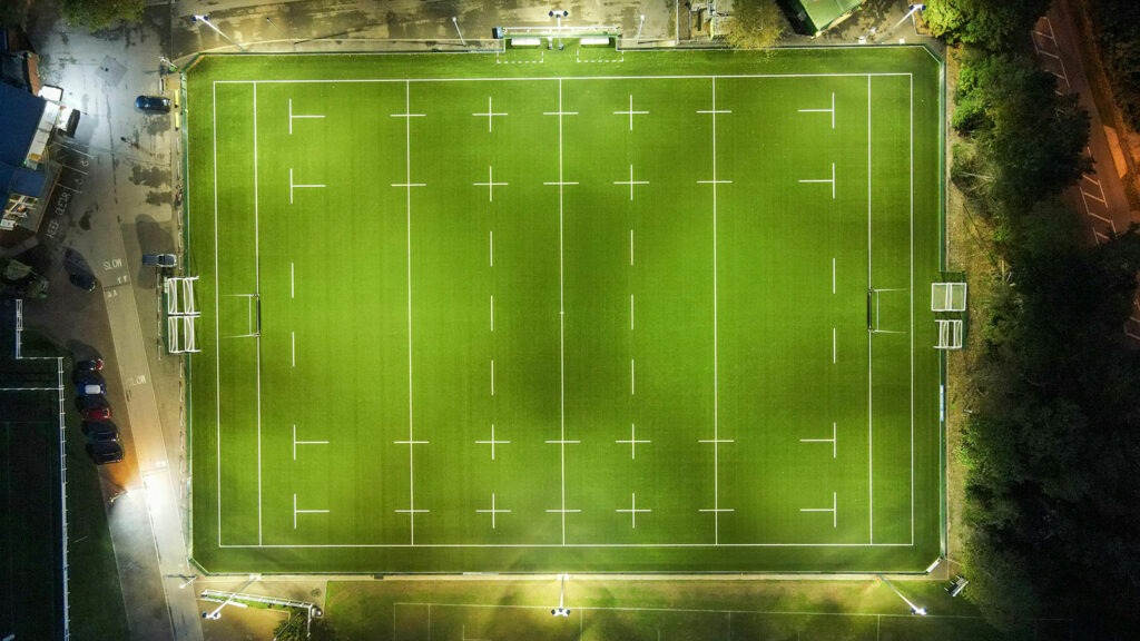 rugby, éclairage terrain de rugby, sport, stade, éclairage sportif, projecteur, LED, Nexxled, ballon, rugbyman, match, compétition, tournoi